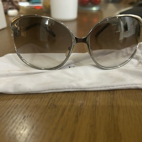 Dior Sunglasses With Case - Picture 4 of 6